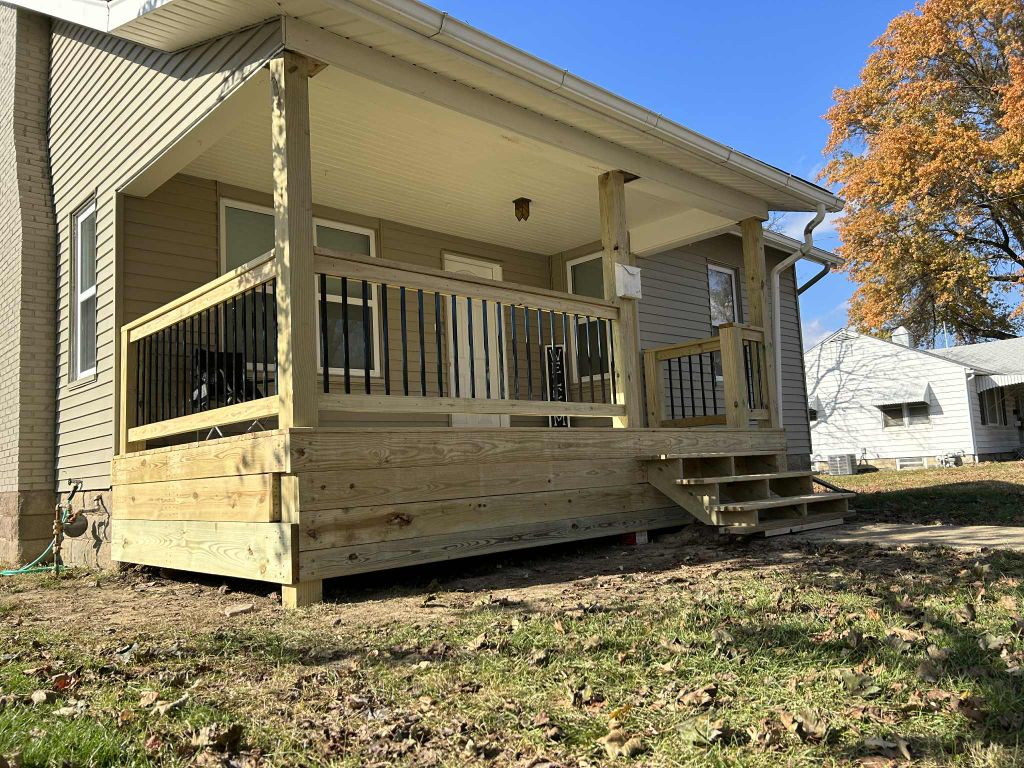 Small Front Porch Deck with Cover - Quality Craftsmanship